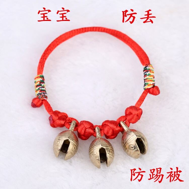 无风铃声中的红绳结—命运的无声牵引