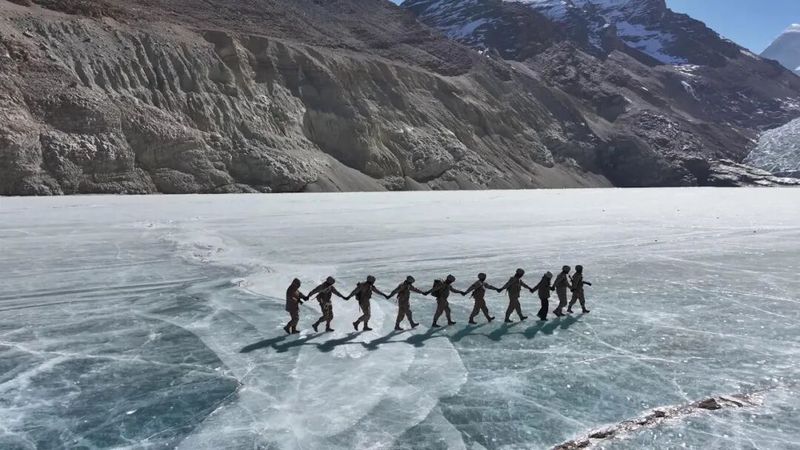 冰川裂缝的低语｜那些被频率撕碎的铃声