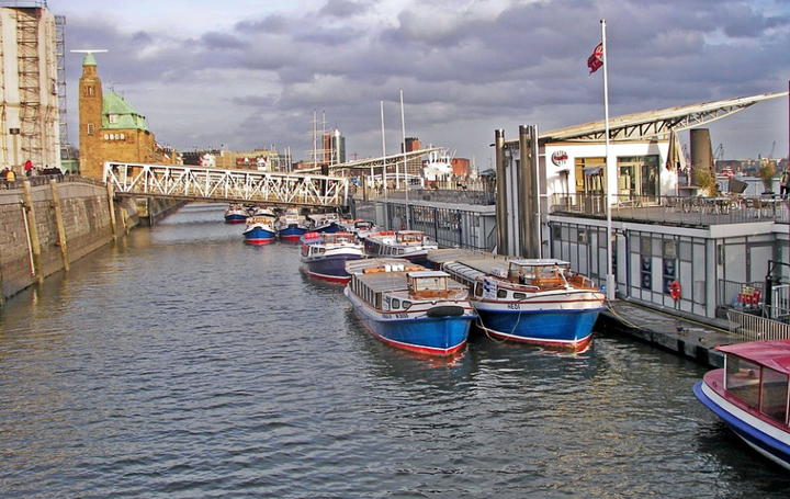 开曼群岛的蓝天碧海与罗斯福号的故事! 开曼群岛的蓝天碧海与罗斯福号的故事!