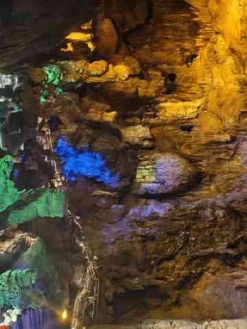 洞穴中的天空麒麟|自然与神话的奇妙结合 洞穴中的天空麒麟|自然与神话的奇妙结合