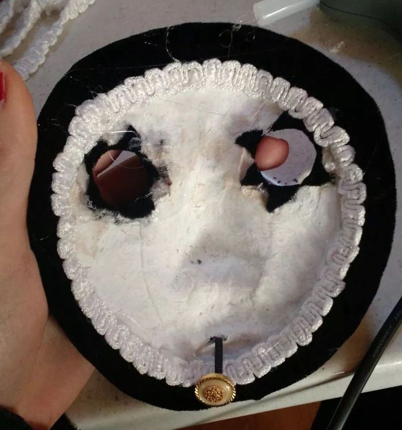 波斯密洞金面具的神秘耳语—历史与传说的交织