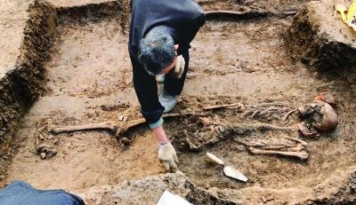 在沙海深处，我听见了骨笛在低语？