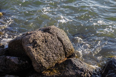 海浪停摆的喀斯特,和那块会“咬”人的磁性石头! 海浪停摆的喀斯特,和那块会“咬”人的磁性石头!