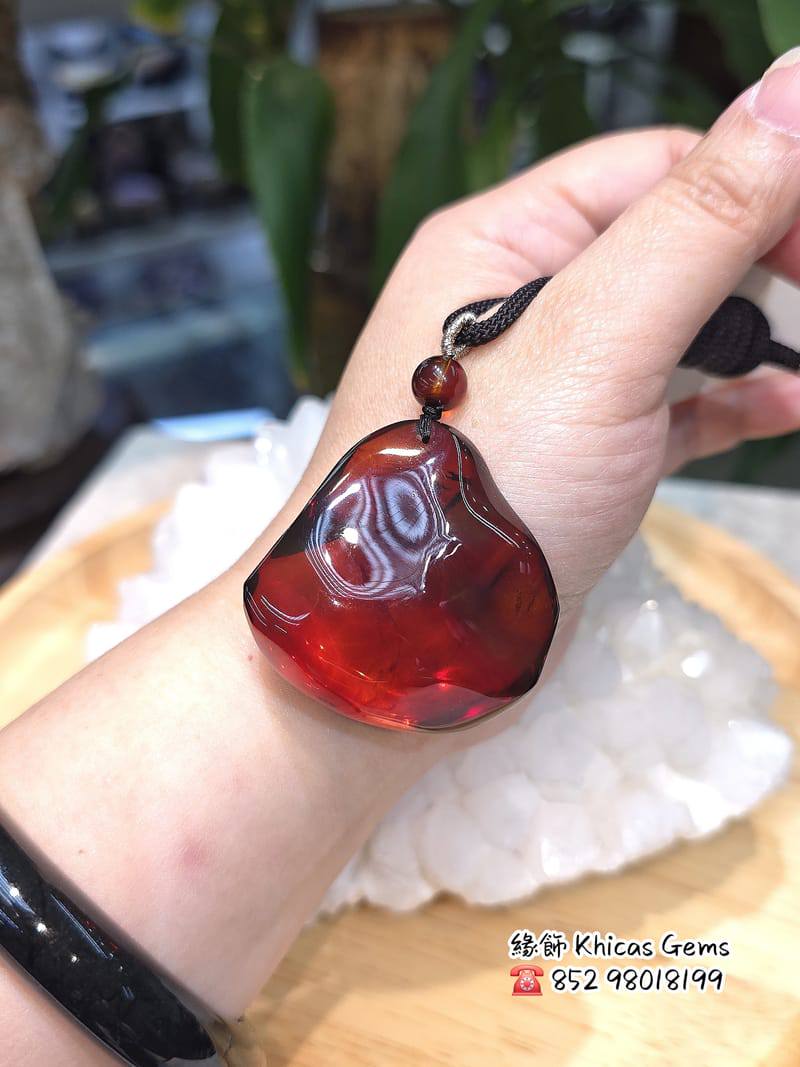 在安第斯的沙海中，琥珀里的秘密…