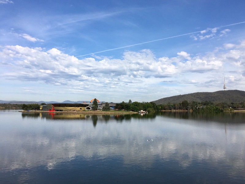 澳大利亚格鲁姆湖·沙漠中的碧绿宝石
