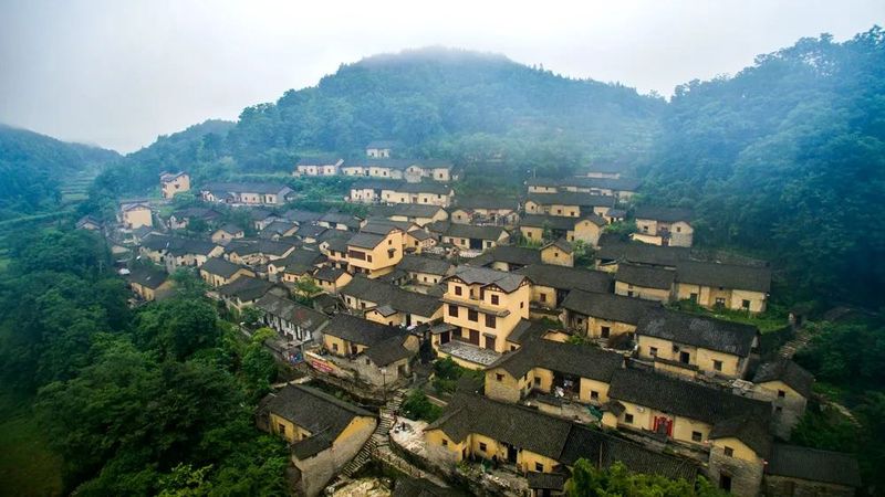 碟状物凤凰城丨一个隐藏在夜空中的城市 碟状物凤凰城丨一个隐藏在夜空中的城市