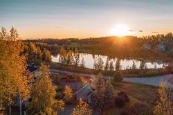 芬兰的时光之旅：北欧的冬日童话与夏日阳光