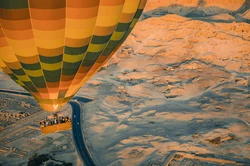 诡异光柱下的撒哈拉玻璃棺·一场令人毛骨悚然的奇遇