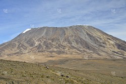 登顶乞力马扎罗，一场与自然的巴西公开挑战…