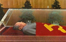 我是在沙漠里见过“影子人”之后，才相信地球真的藏着秘密的…