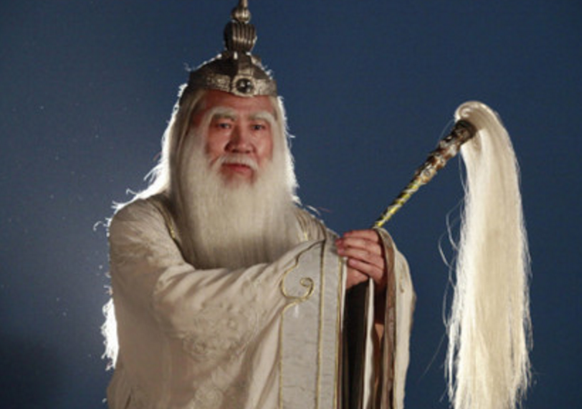 探秘高加索变形地龙|大自然的神奇之作 探秘高加索变形地龙|大自然的神奇之作