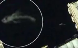 那些让人毛骨悚然的光柱失真照片，真的有鬼吗？