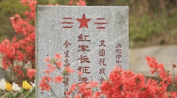 矿井深处的碑，刻着我们不敢说的名字？