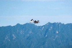 空中俯瞰阿尔卑斯，新能源的绿色奇迹！