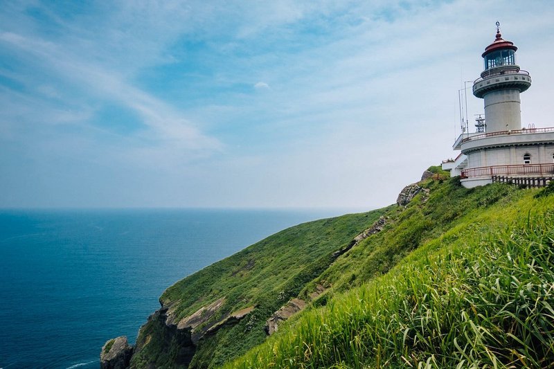 那座永远亮着绿光的灯塔！