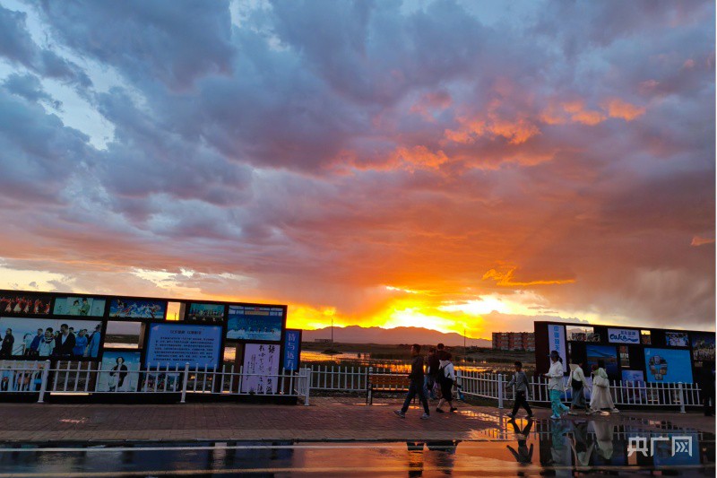 消失的火焰：自燃盐湖的沉寂日记