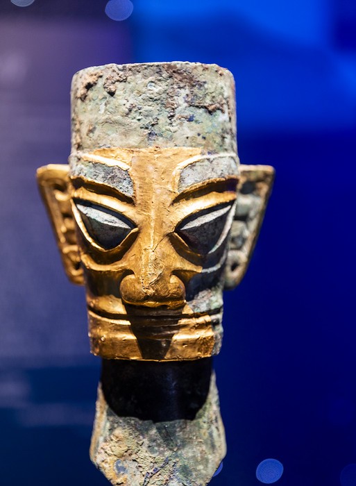 青铜镜里的秘密丨那个“镜像人”面具到底在说啥？