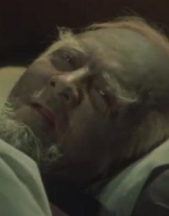 深夜里那双盯着你的眼睛丨聊聊“犬神吞噬”的真正恐怖