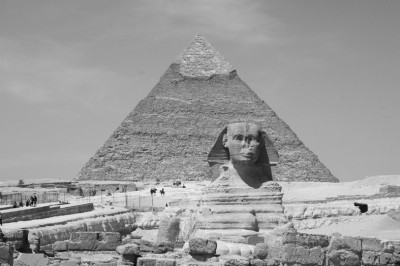 在时间的迷雾中，斯芬克斯风暴的呼唤…