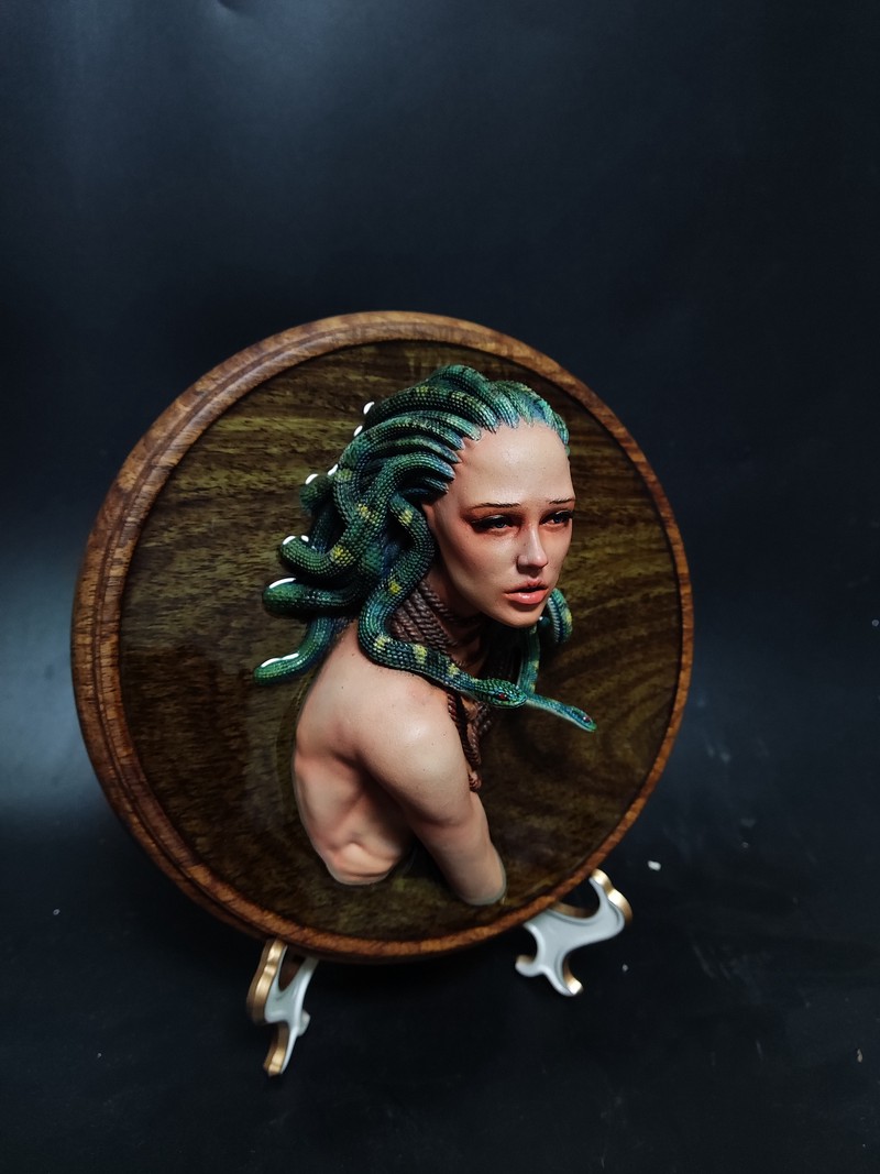 预言深海蛇发女妖—传说中的神秘与力量