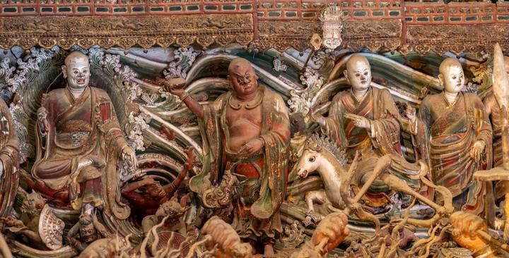 楼兰旧址下的黑色羽毛·一场神秘的文化之辩