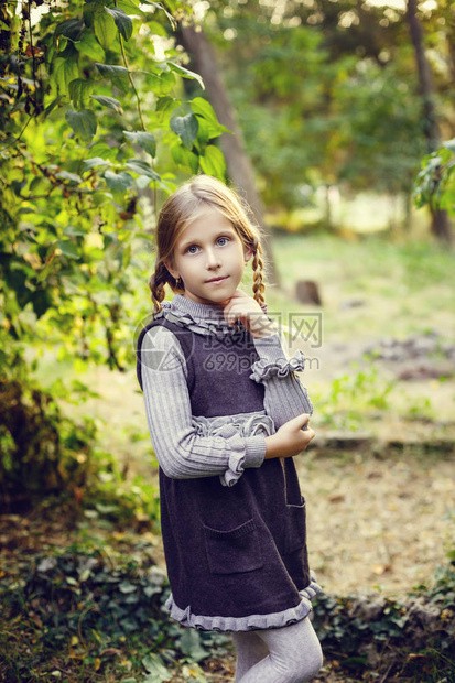 她们总在厨房门口等我…