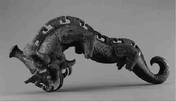 迷宫中的巨龙：解读地中海铜龙的传说与文化意义