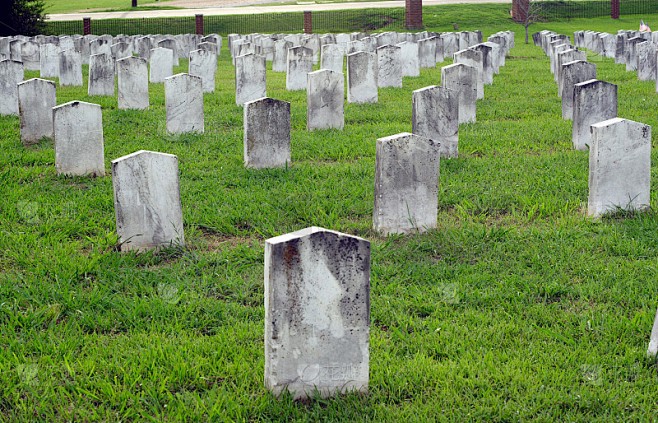 雪山深处的无名墓碑｜一次无信号区的生死之旅