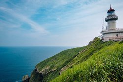 那座永远亮着绿光的灯塔！