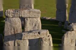 在南极的冰雪深处，寻找失落的秘密…