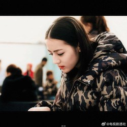 日迪丽热巴的邪恶故事—月光下的秘密