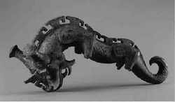 迷宫中的巨龙：解读地中海铜龙的传说与文化意义