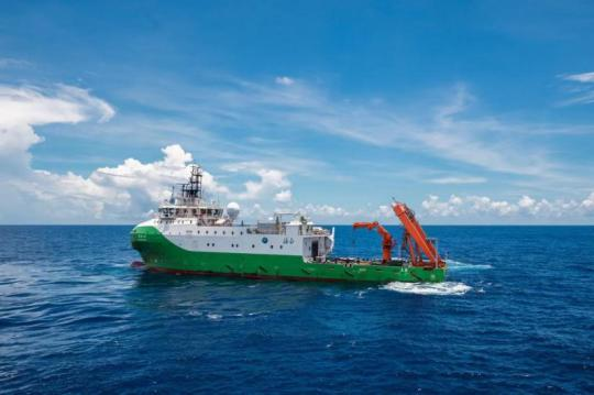 海地村里的“飞船”丨一场被误解的童年梦