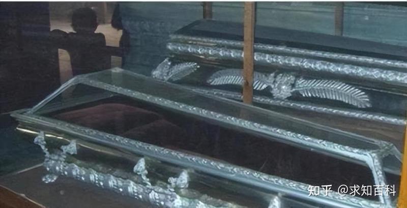 指南针乱转的玻璃棺—探寻历史的迷雾