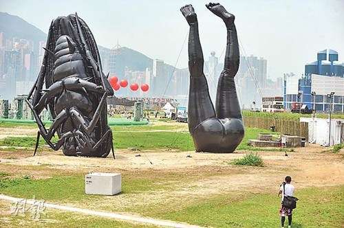 巨响倒挂雕像丨一场关于城市记忆的对话