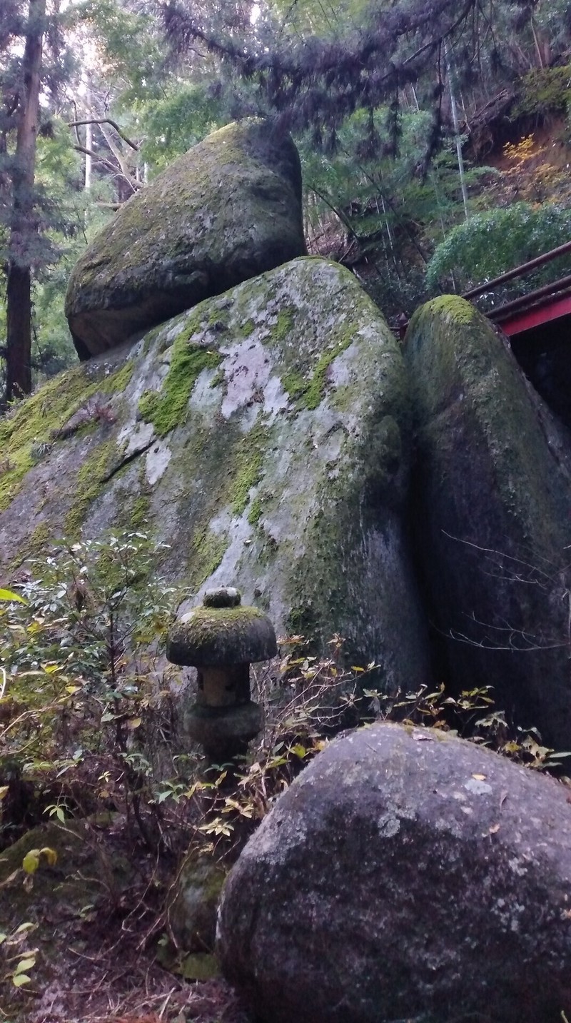 北极的石头巨人，是墓碑，还是守护者？