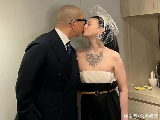 老槐树下的血色黄昏！