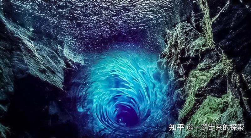 深海里的魔法钟丨发光球海沟热泉水下钟的奇妙世界 深海里的魔法钟丨发光球海沟热泉水下钟的奇妙世界