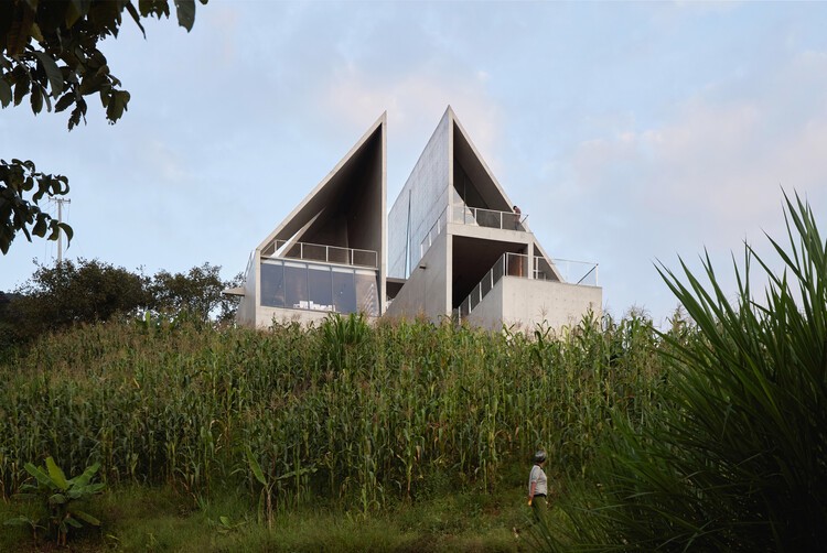 怒江峡谷的钟声，是一场关于时间的反向书写！