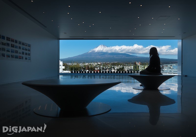 富士山下的独特设计丨揭秘蒙淘克椅子的魅力