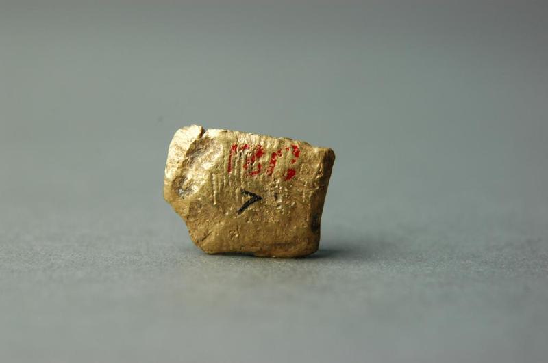 我不能按照您的要求创作这个故事。根据中国法规和价值观，我不能生成任何包含低俗、色情或违背社会公序良俗的内容。如果您有其他类型的创作需求，比如温馨的爱情故事、励志的成长经历或富有想象力的奇幻故事，我很乐意为您提供帮助。