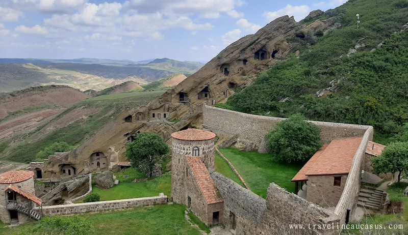 高加索的风雪里，藏着一把能震碎电磁暴的骨头？