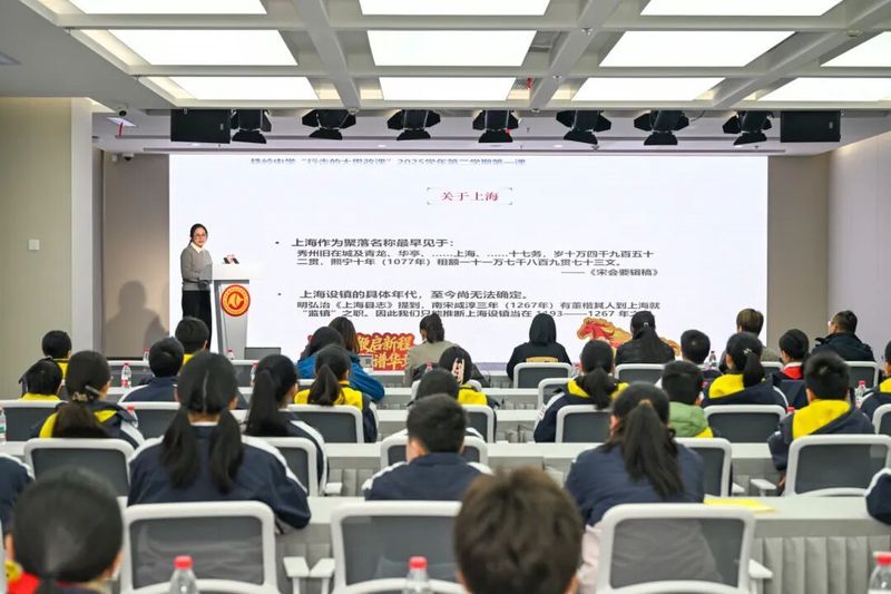 那个雨夜，我讲了一个没人敢信的故事…