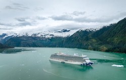 冰封湖下的无名合照·一场静谧的视觉盛宴