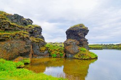 冰川裂缝与电梯停层·石球阵背后的谜团