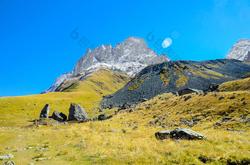 高加索山脉的绿光｜我亲眼见过的“发光粉尘球”