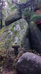 北极的石头巨人，是墓碑，还是守护者？