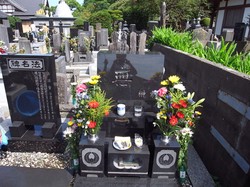 空间折叠下的无名墓碑—一个时间旅行者的秘密