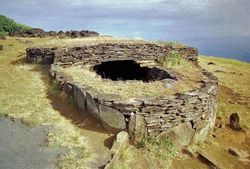 复活岛电梯停层气球碎片：一场荒诞的意外，还是隐藏的信号？