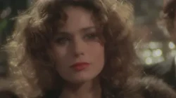 巴黎雨巷中的O娘｜一段迷离的邂逅与追寻